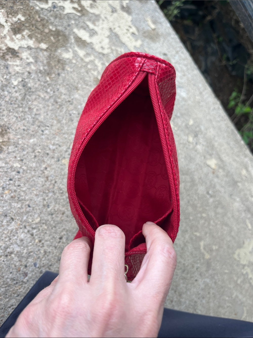 Like new Limited Edition Michael Kors Red Snake-Embossed Tassel Cosmetic Bag - Picture 8 of 15